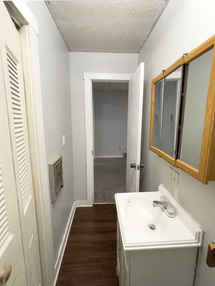 1514 W Jackson St #5 - Photo 4 of 7