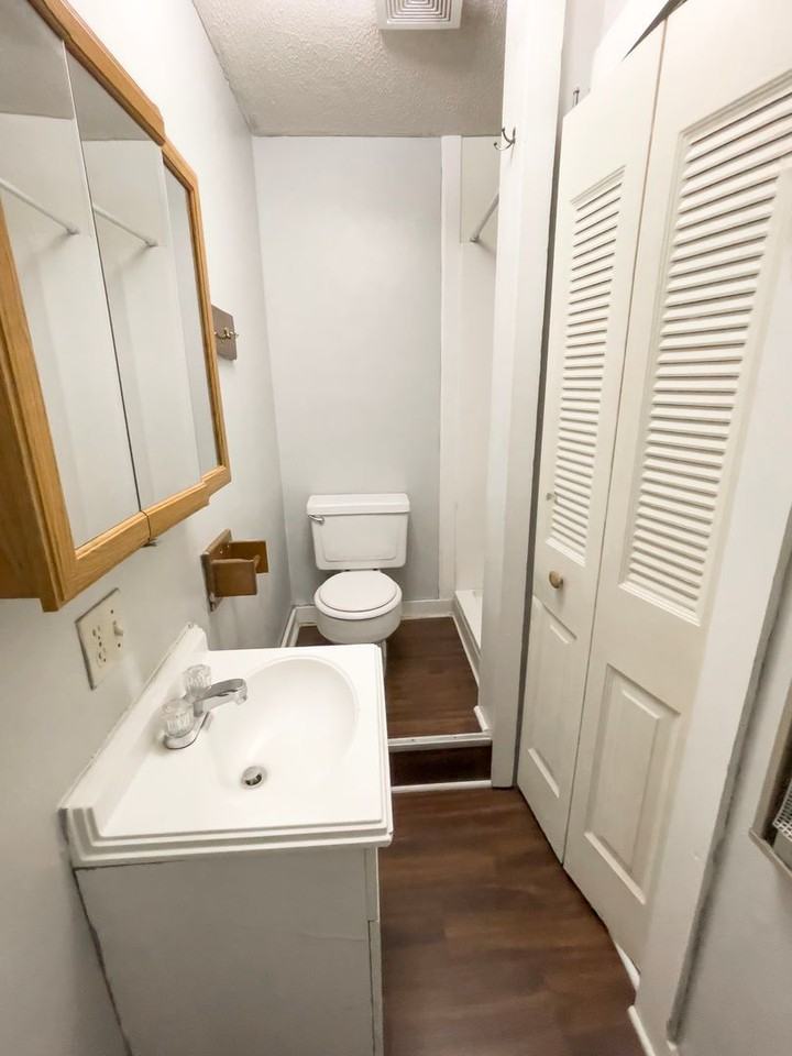 1514 W Jackson St #5 - Photo 5 of 7