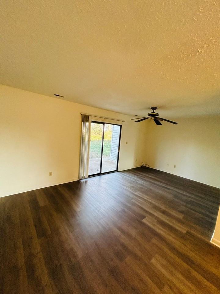 310 Broce Dr - Photo 4 of 12