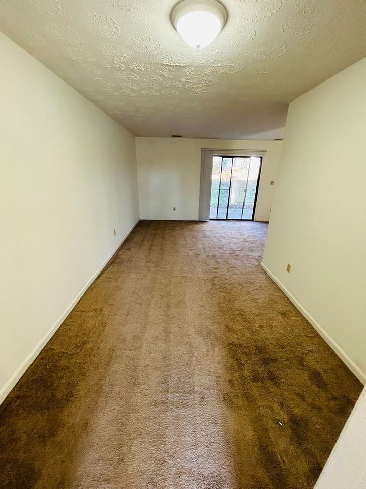 308 Broce Dr - Photo 3 of 10