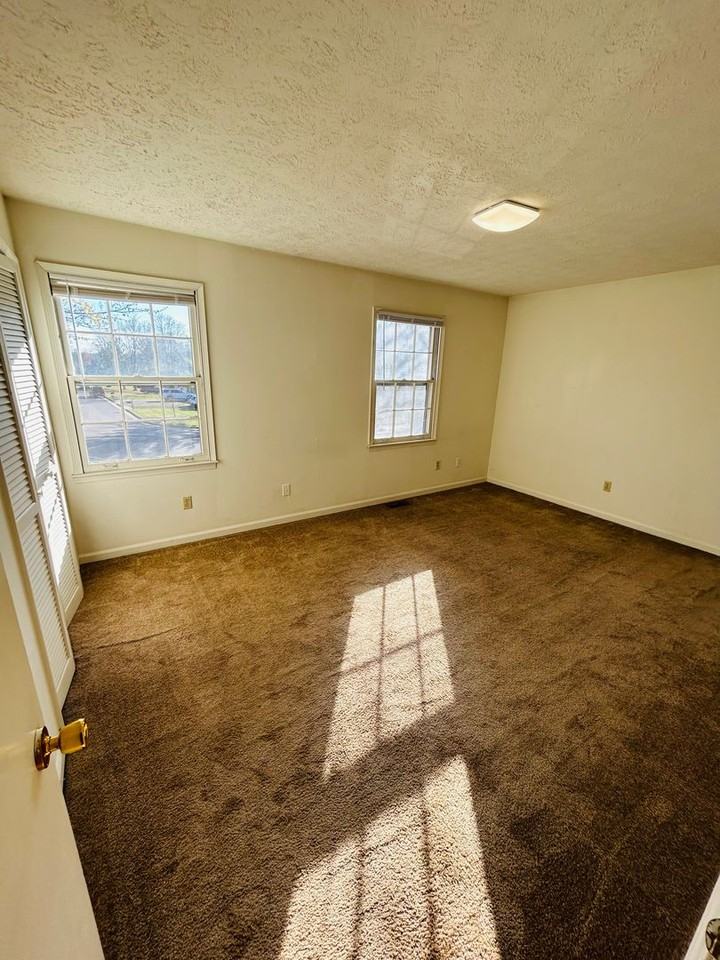 308 Broce Dr - Photo 6 of 10