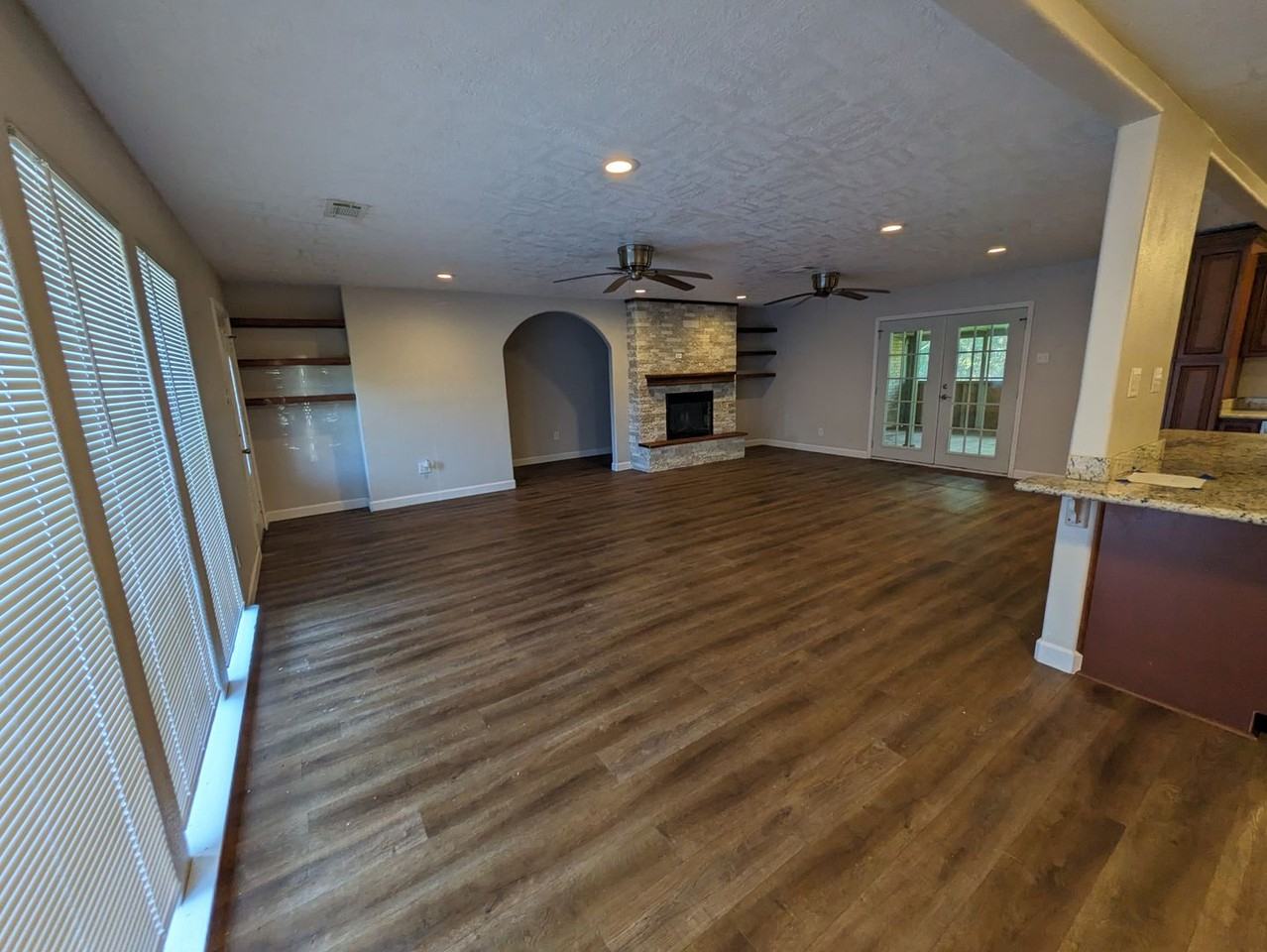 2480 Evangeline Dr - Photo 3 of 14