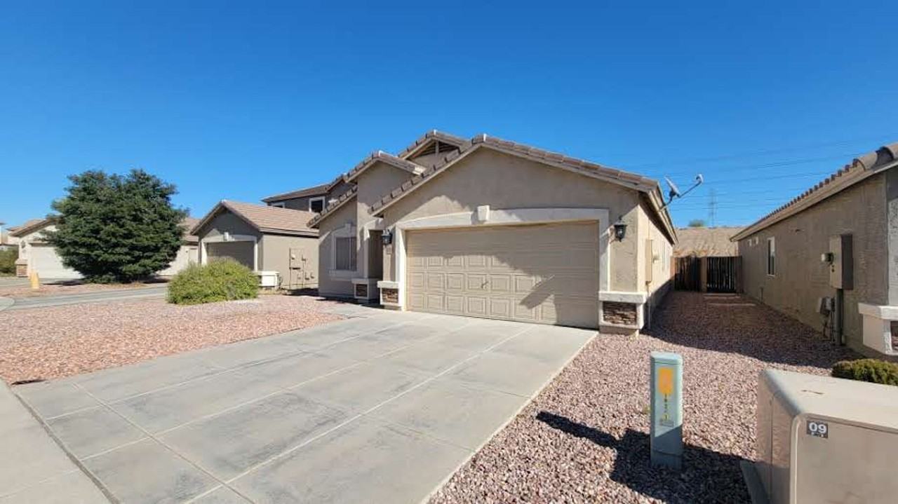 10201 N 115th Dr - Photo 2 of 27