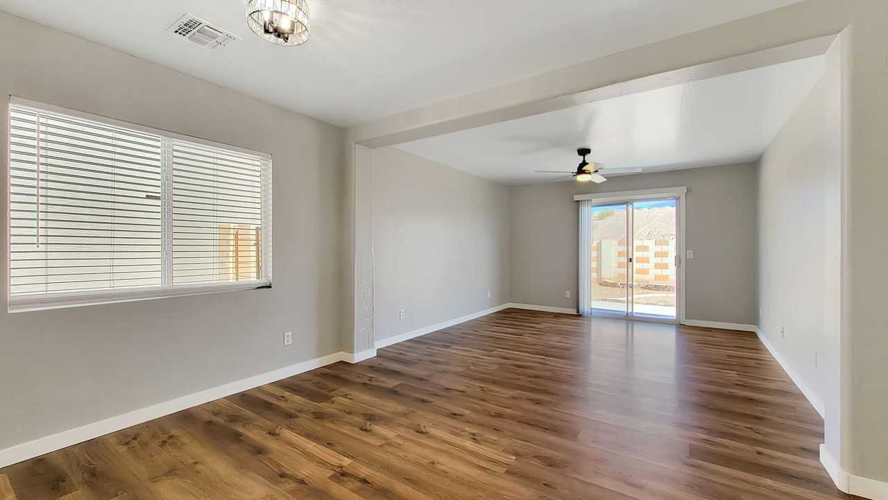 10201 N 115th Dr - Photo 5 of 27