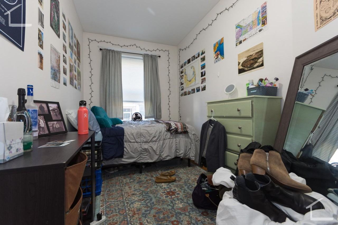 12 Saint Lukes Road - Photo 4 of 8