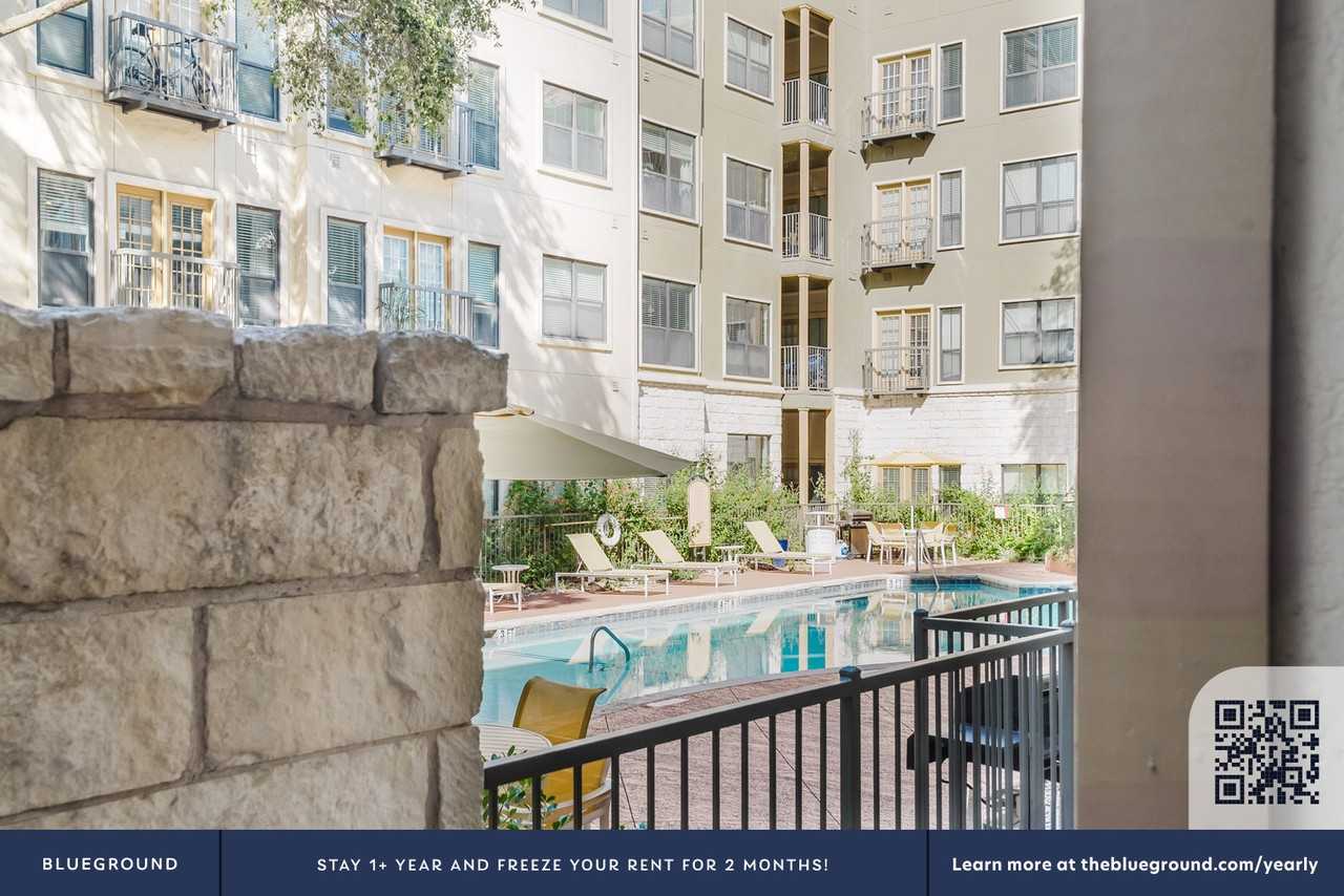 404 Rio Grande Street - Photo 7 of 39