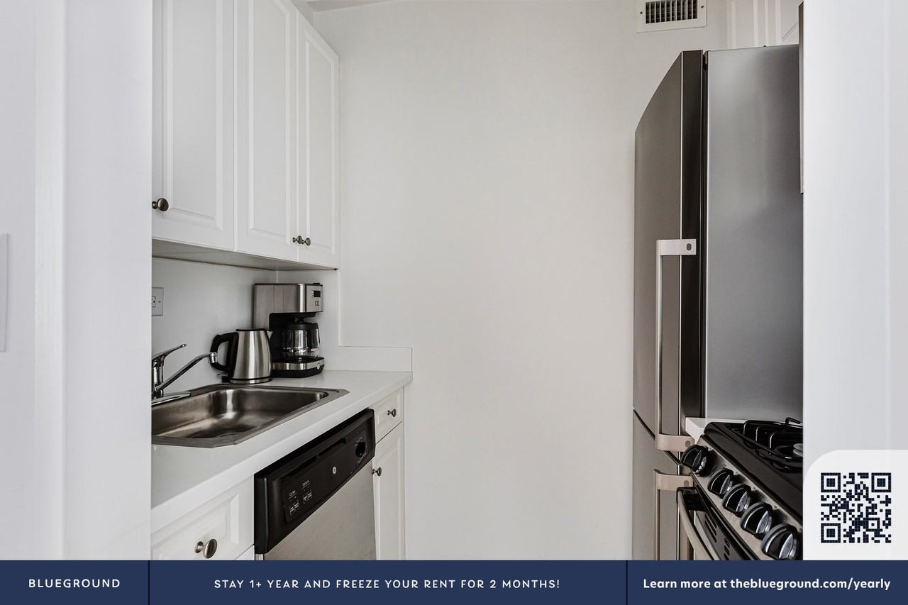 136 East 55th Street - Photo 7 of 17