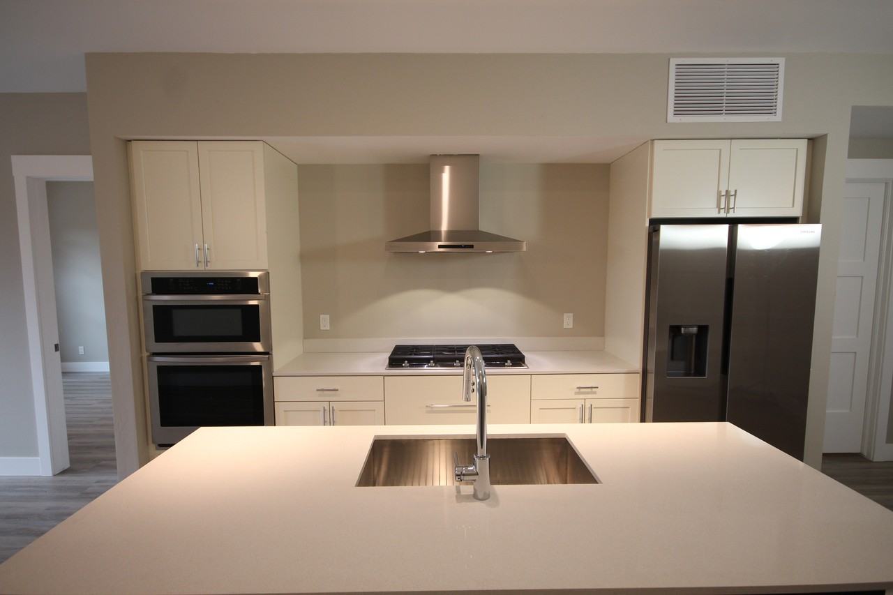 410 Broadway St #301 - Photo 5 of 15