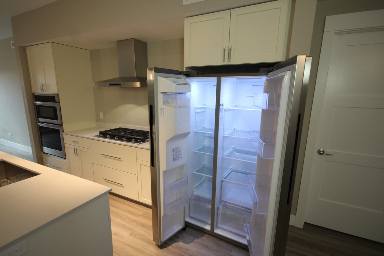 410 Broadway St #301 - Photo 7 of 15