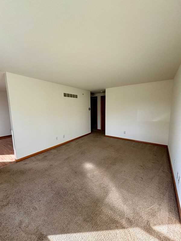 50 School St - Photo 3 of 11