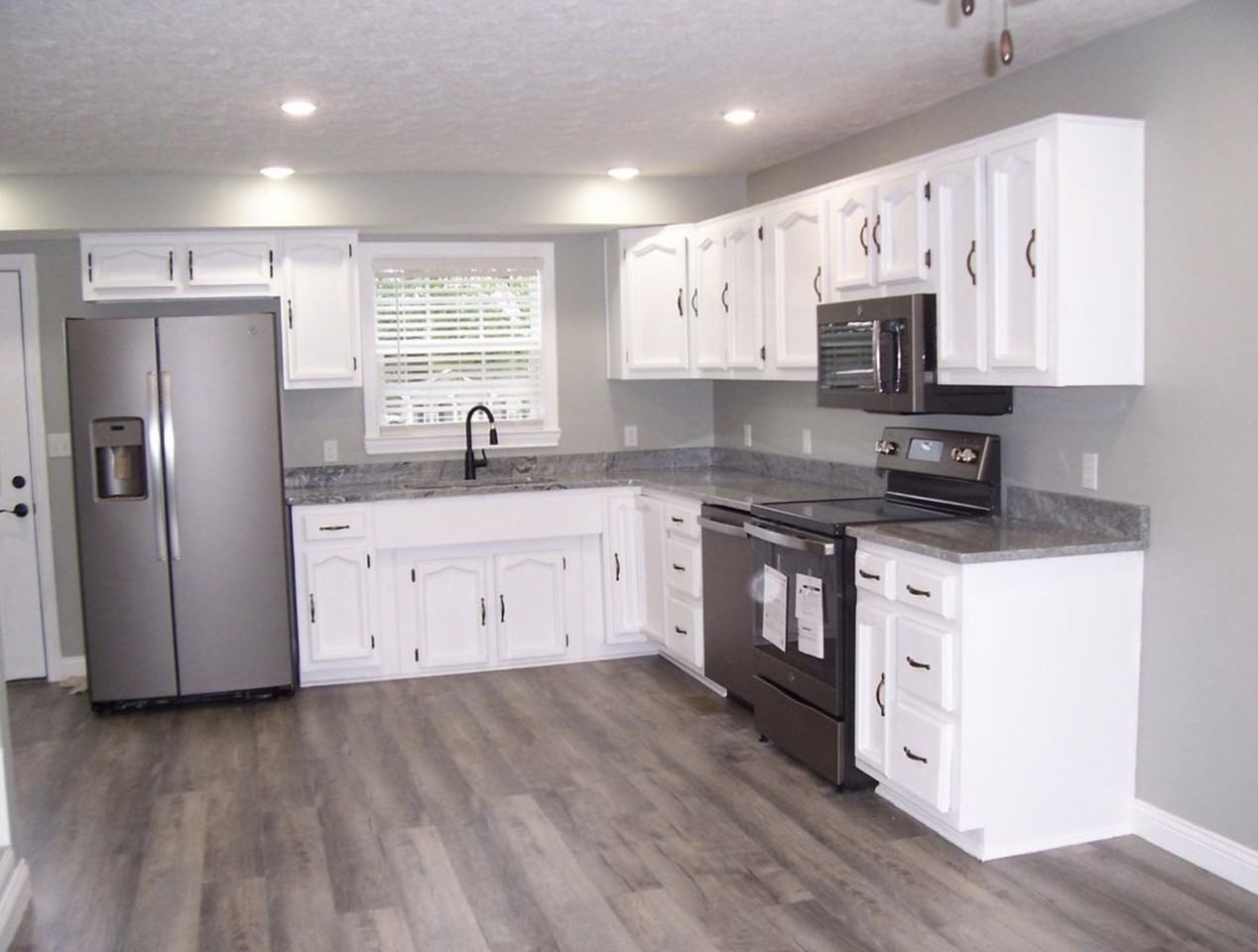 318 Hood Ave #NA - Photo 3 of 6