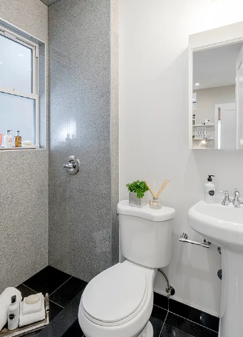 309 W 11th St #18 - Photo 6 of 6