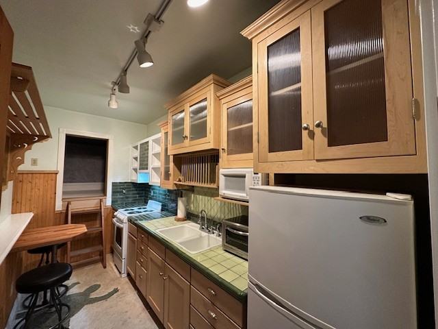 10260 Donner Pass Rd - Photo 2 of 27