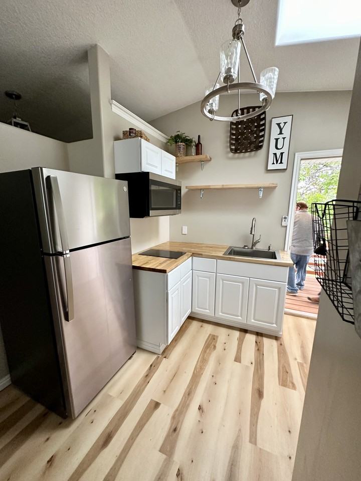 564 S 500 W #1 - Photo 3 of 7