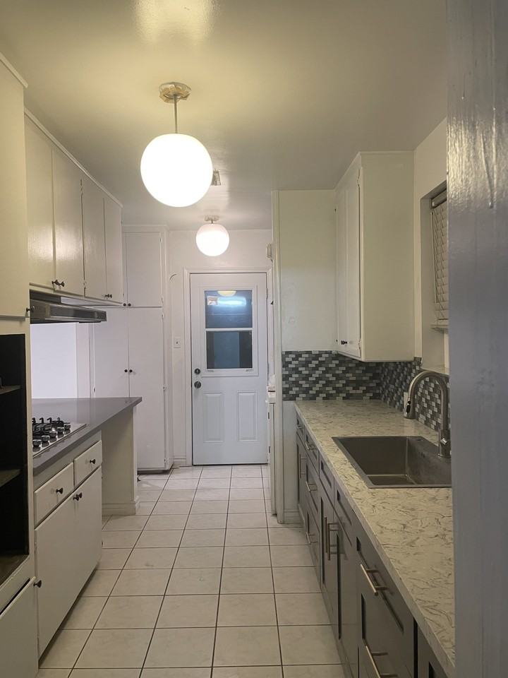 11224 Danbury St #NA - Photo 2 of 11