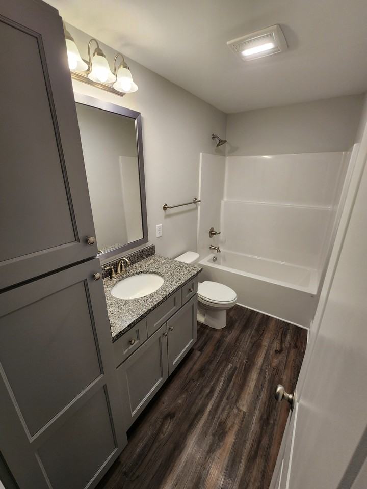 134 E Wainman Ave - Photo 3 of 8