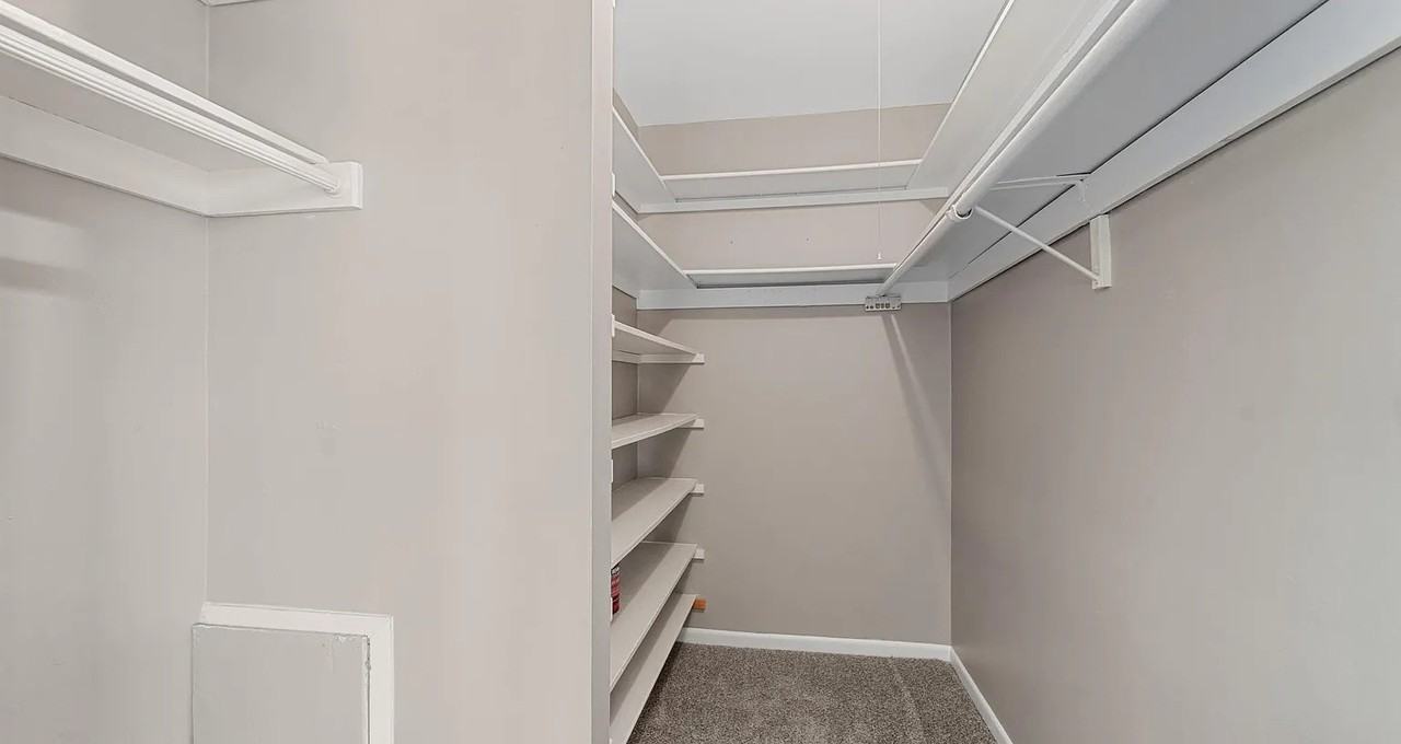 5015 Green Mountain Cir #5 - Photo 4 of 15