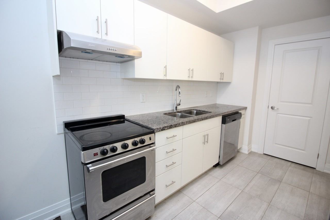 33 Creekbank Rd Lowr #1 - Photo 6 of 15