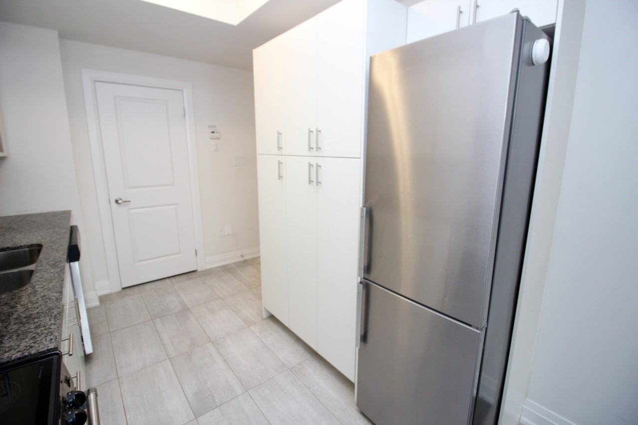 33 Creekbank Rd Lowr #1 - Photo 7 of 15