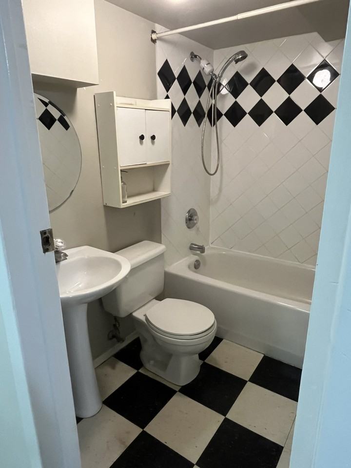 185 Indian Rd - Photo 6 of 13