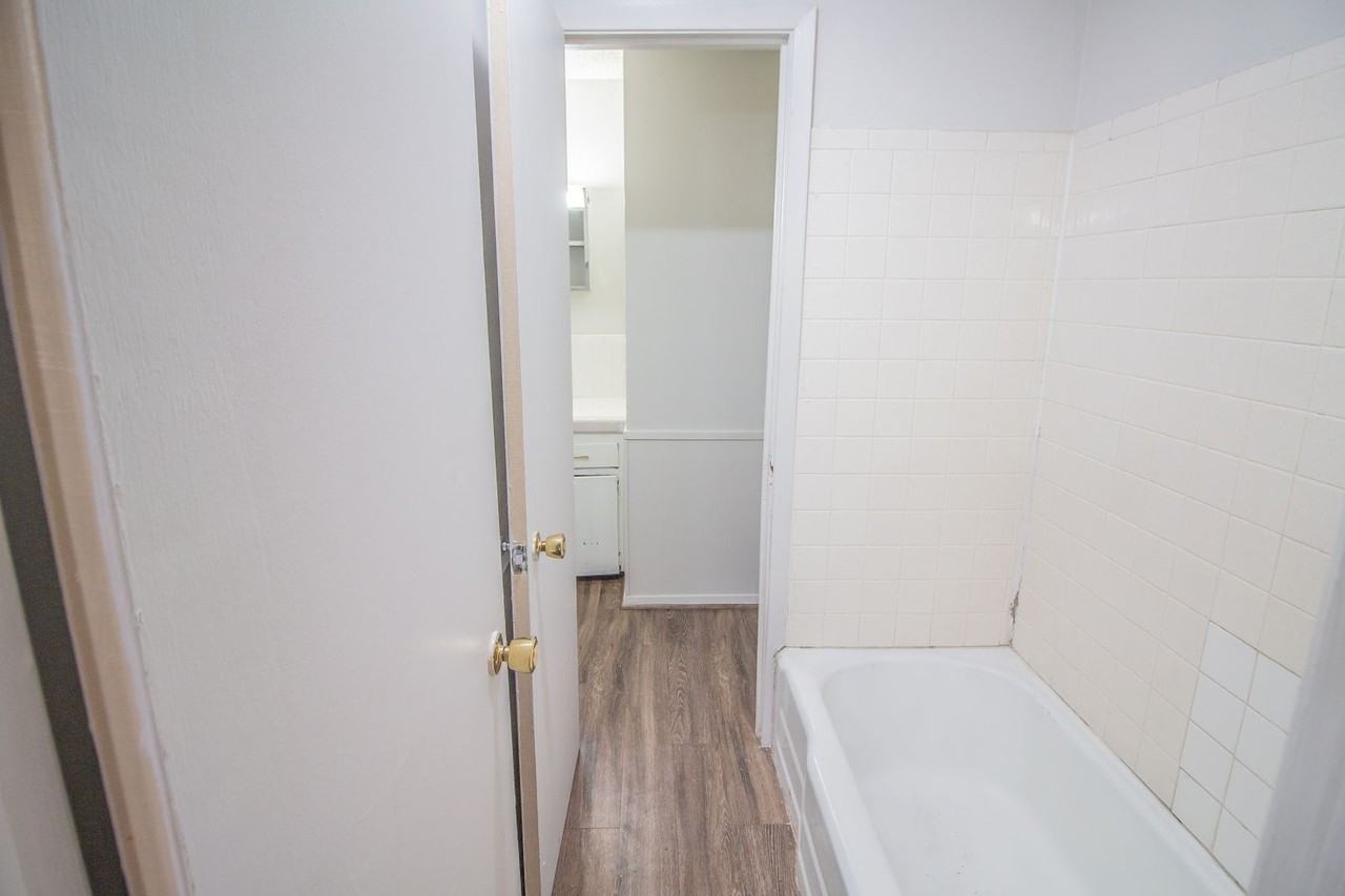 MC 2500 W 26th Street - Photo 5 of 14