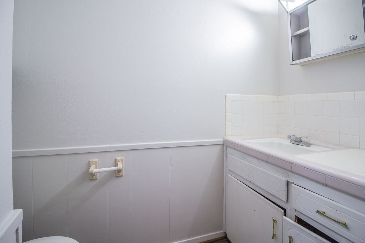 MC 2500 W 26th Street - Photo 6 of 14