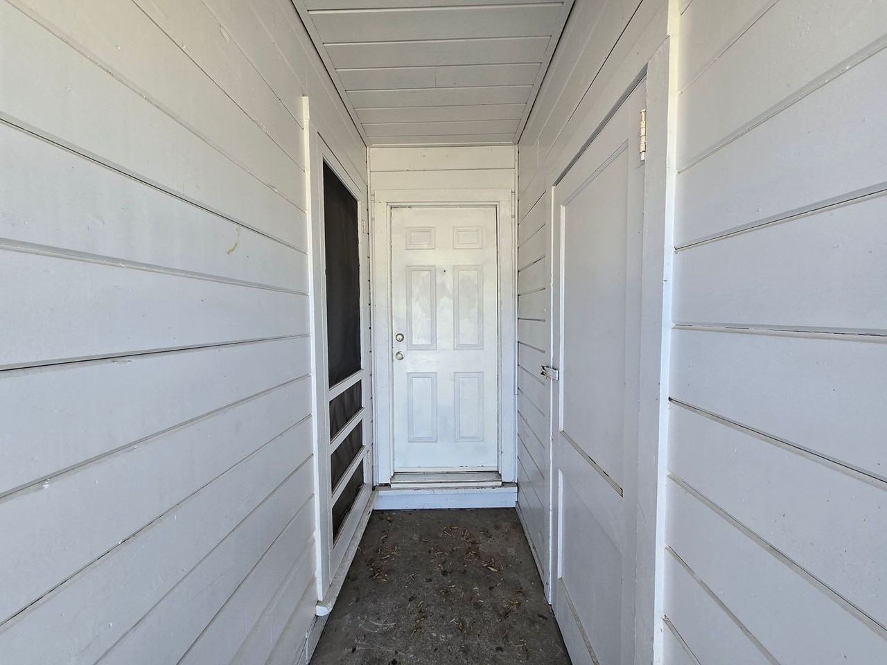 210 W Vardeman Ave - Photo 2 of 15