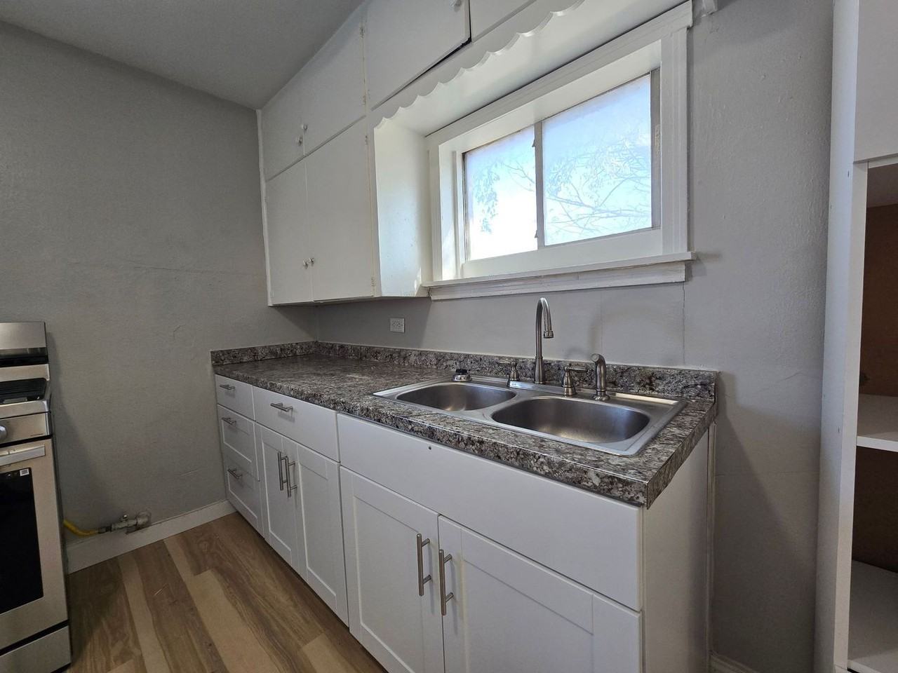 210 W Vardeman Ave - Photo 5 of 15