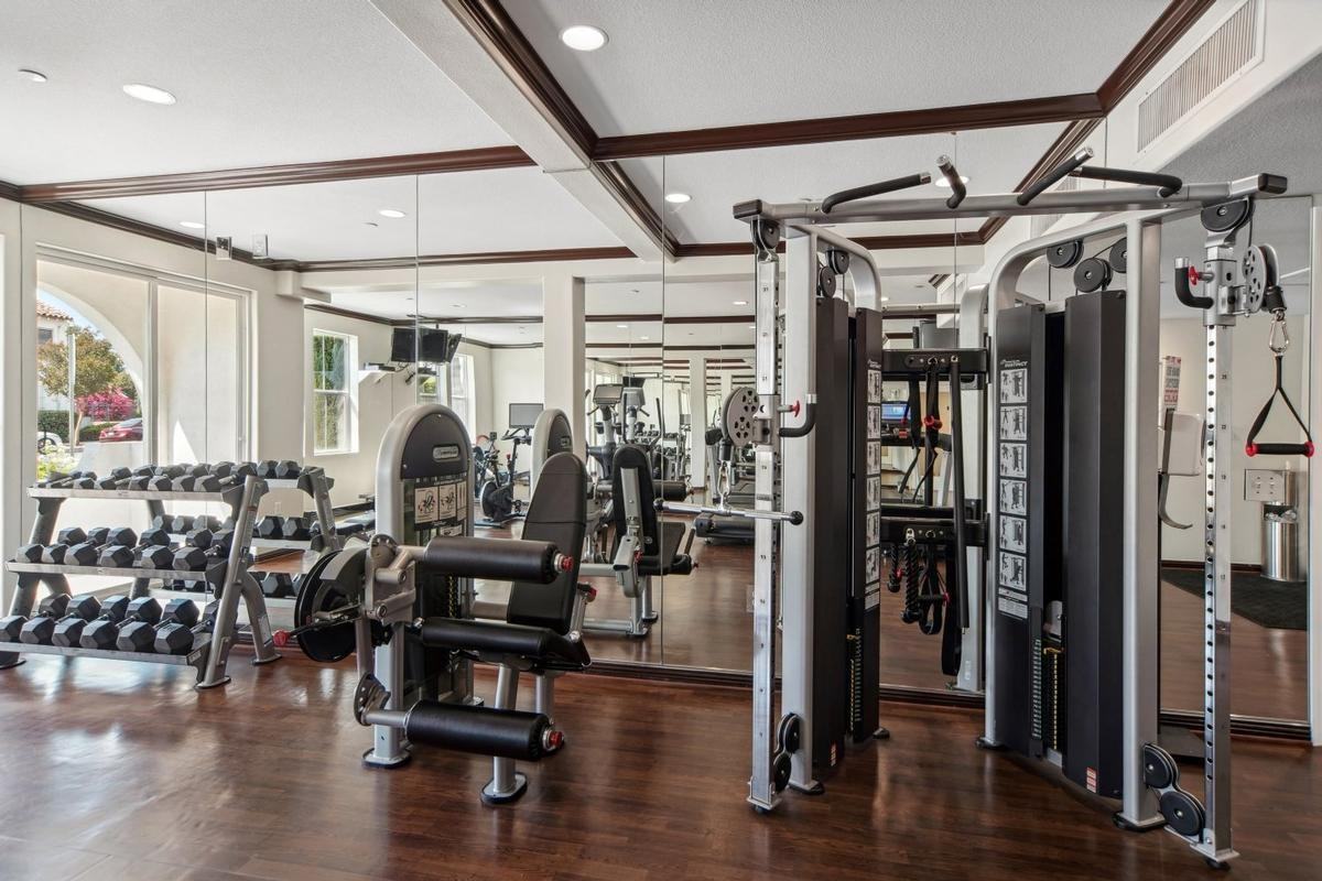 3250 Market St - Photo 4 of 40