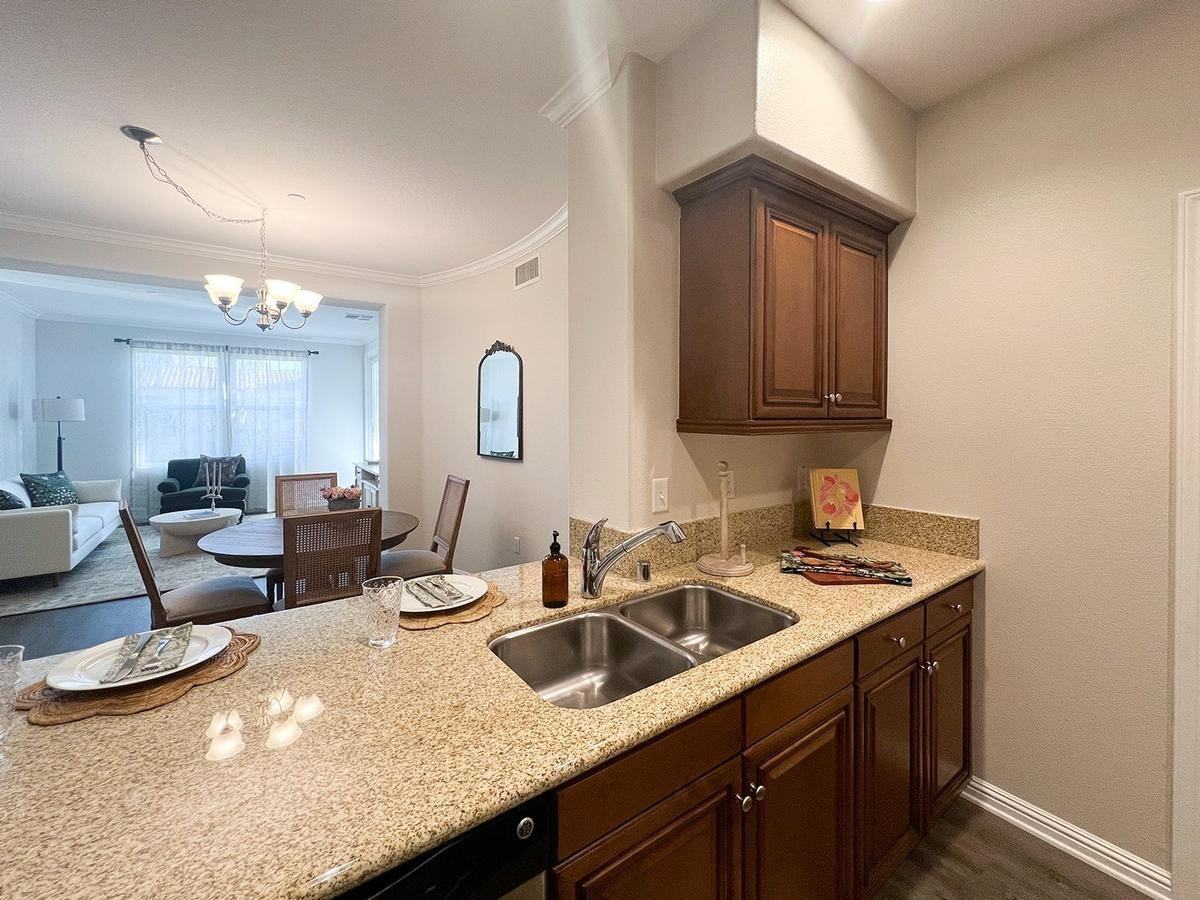 3250 Market St - Photo 4 of 40