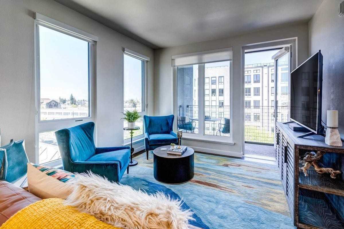 2820 Broadway - Photo 3 of 38
