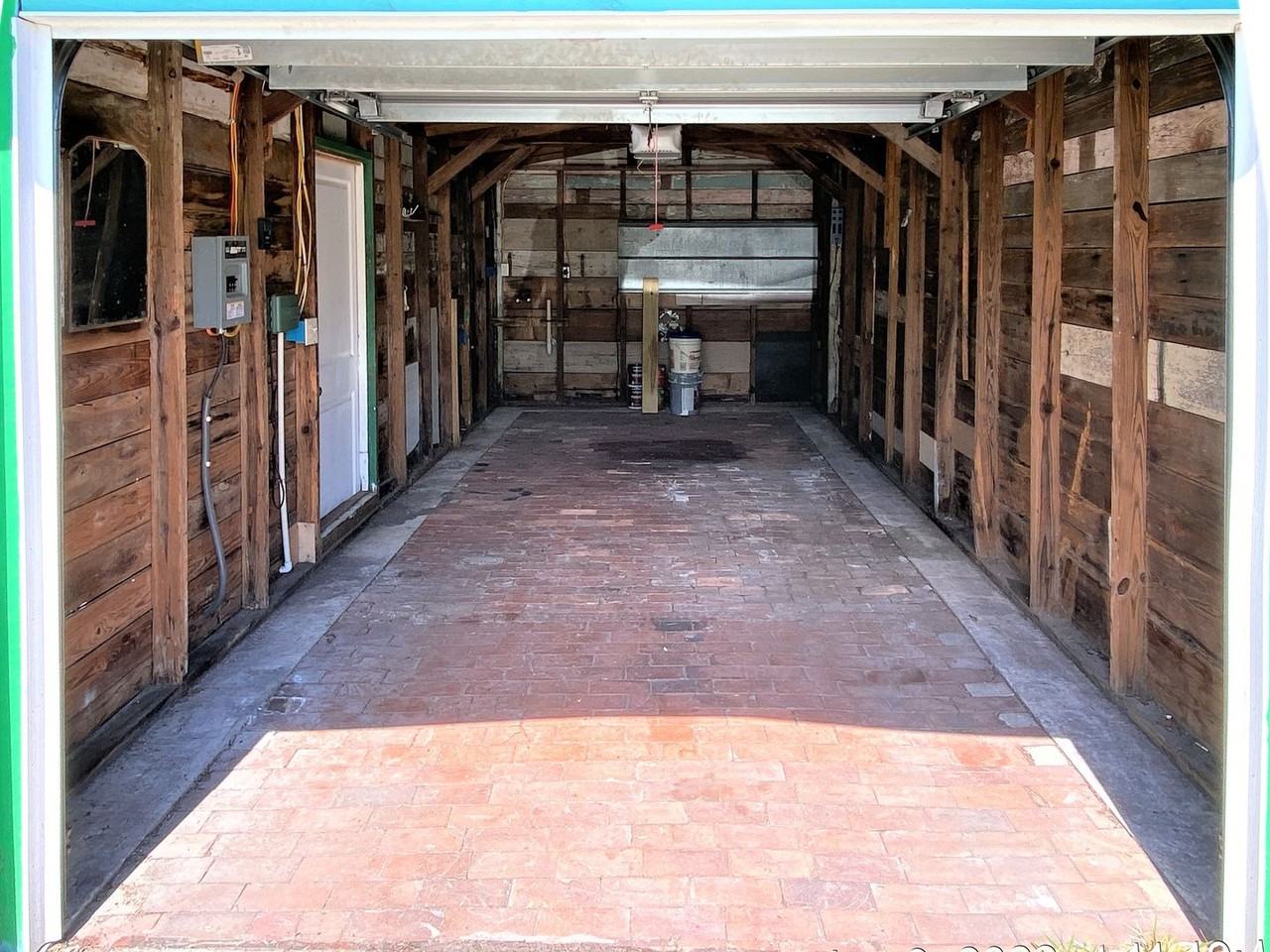 275 Capen Avenue - Photo 3 of 15