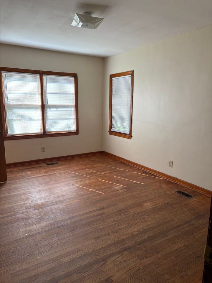 603 S Valencia Dr Apt B - Photo 2 of 5