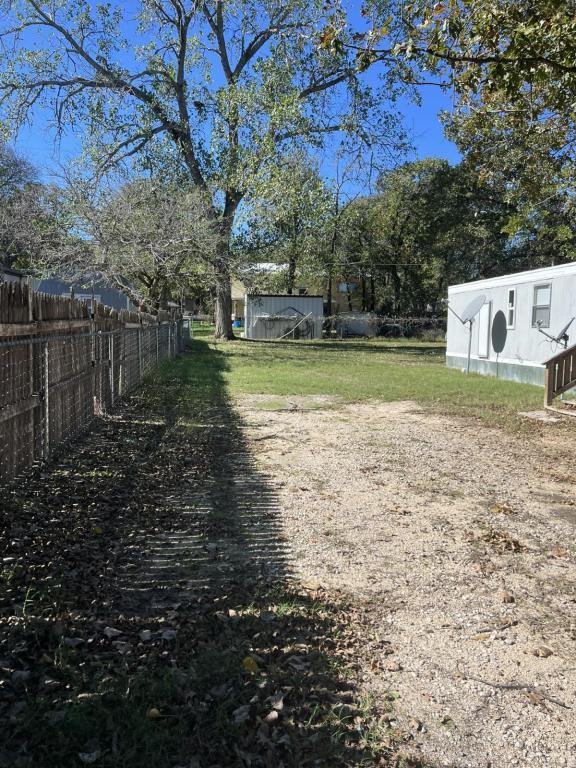 1801 Coral Rd - Photo 2 of 13