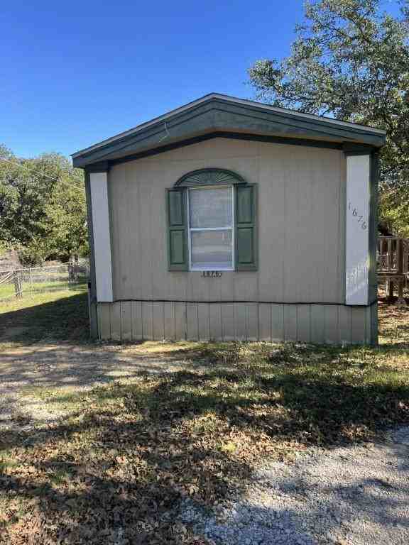 1676 Long Ave - Photo 2 of 15