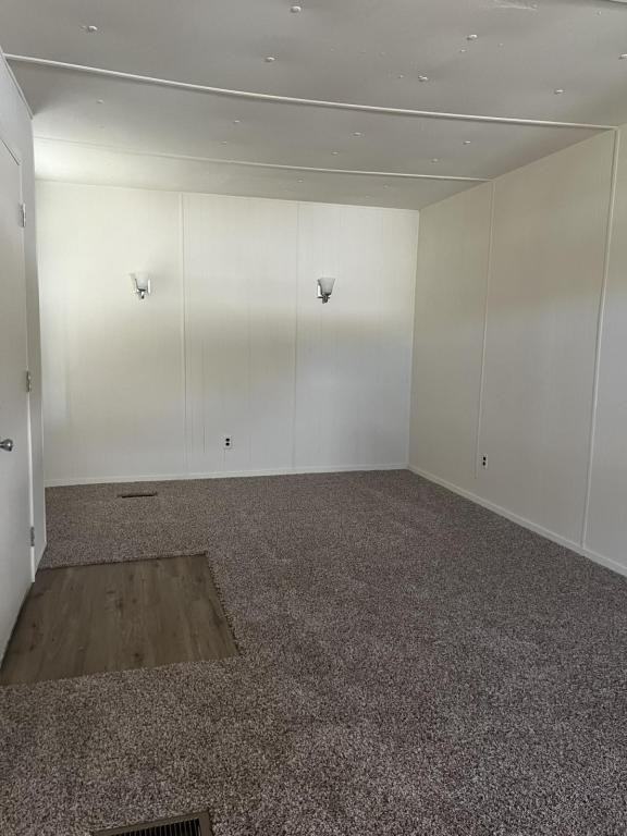 1521 Lark Ct - Photo 3 of 11