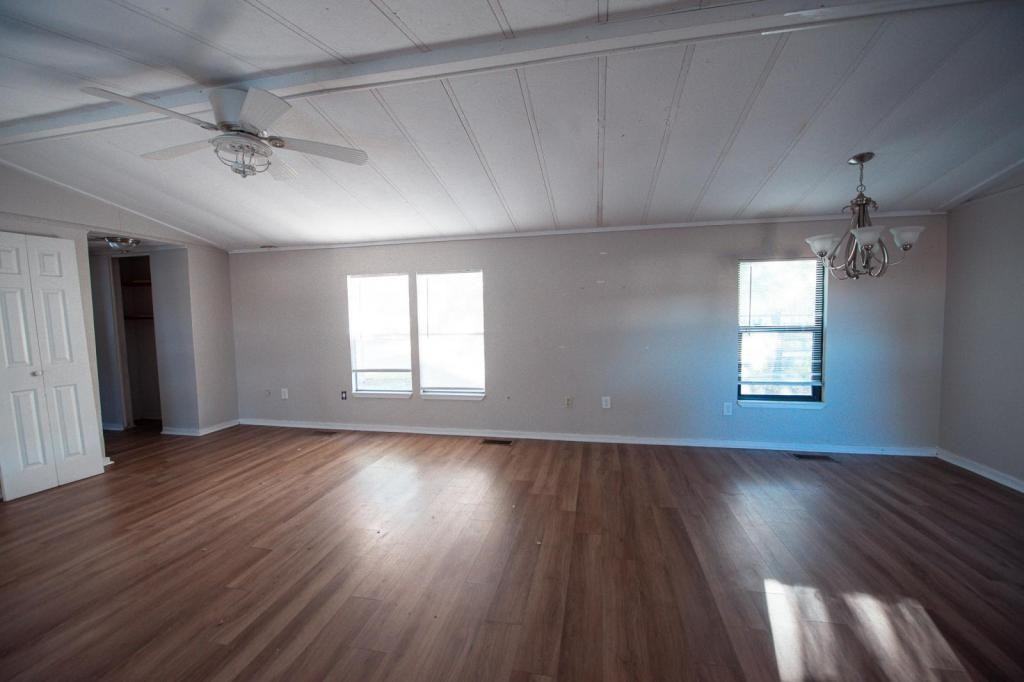 132 Holy Temple St - Photo 3 of 23