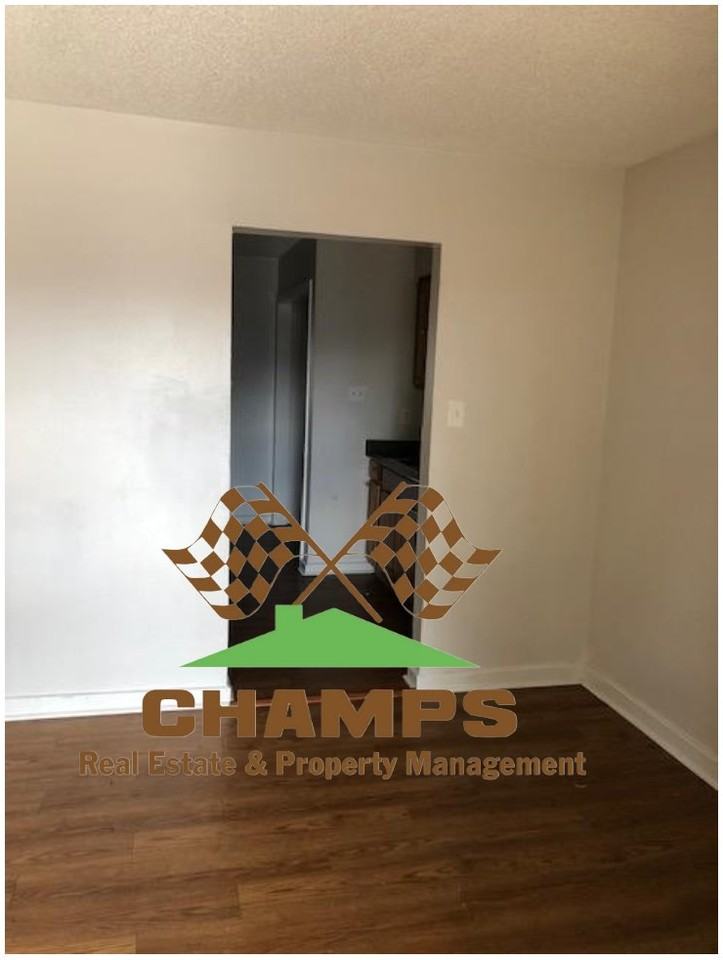 418 Vieux Orleans Cir - Photo 2 of 4