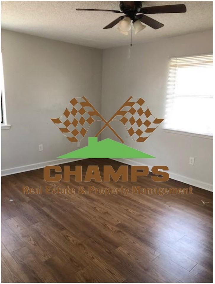 418 Vieux Orleans Cir - Photo 3 of 4