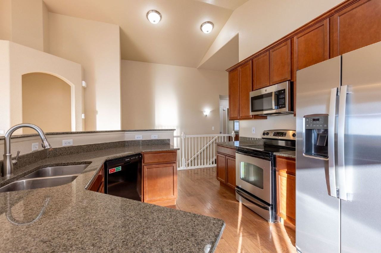2650 Bridle Dr - Photo 4 of 27