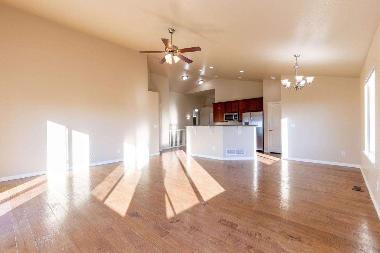 2650 Bridle Dr - Photo 6 of 27