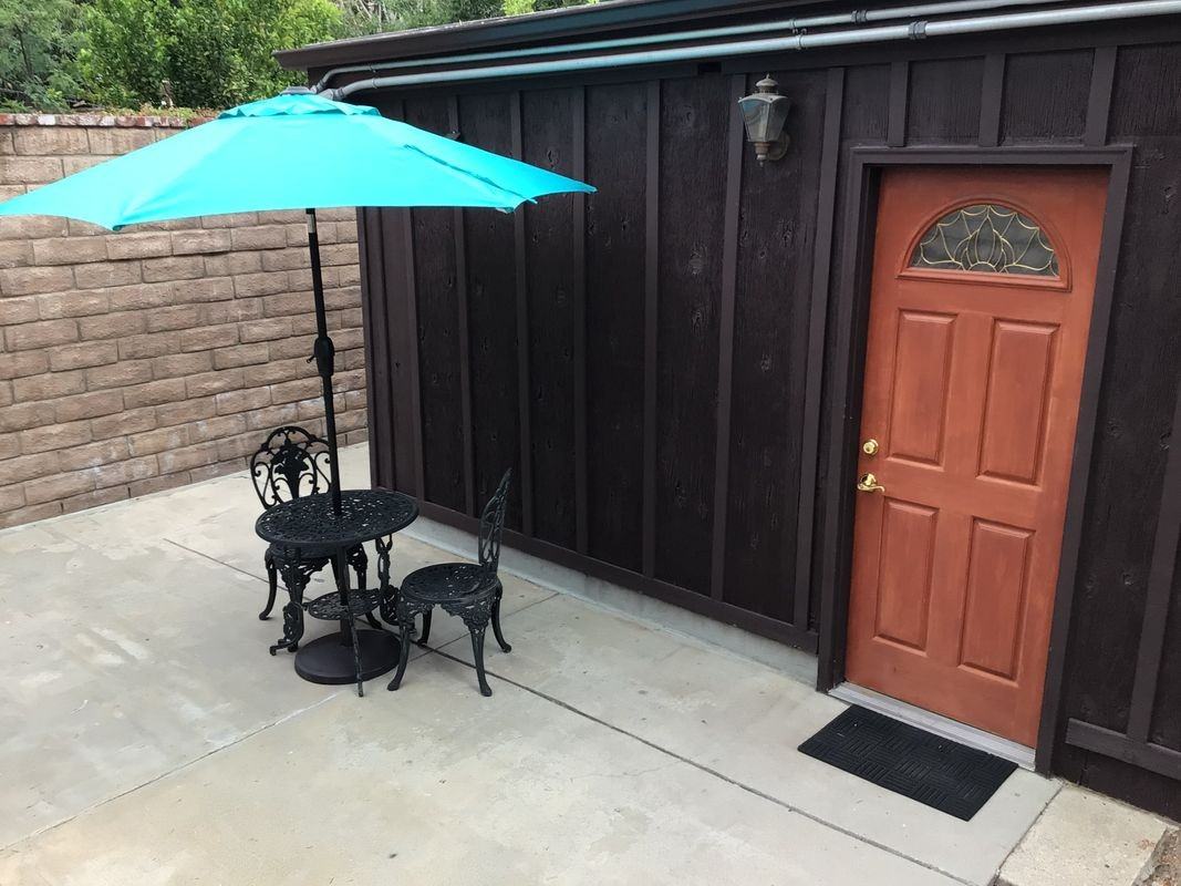 17510 San Fernando Mission Blvd - Photo 2 of 9