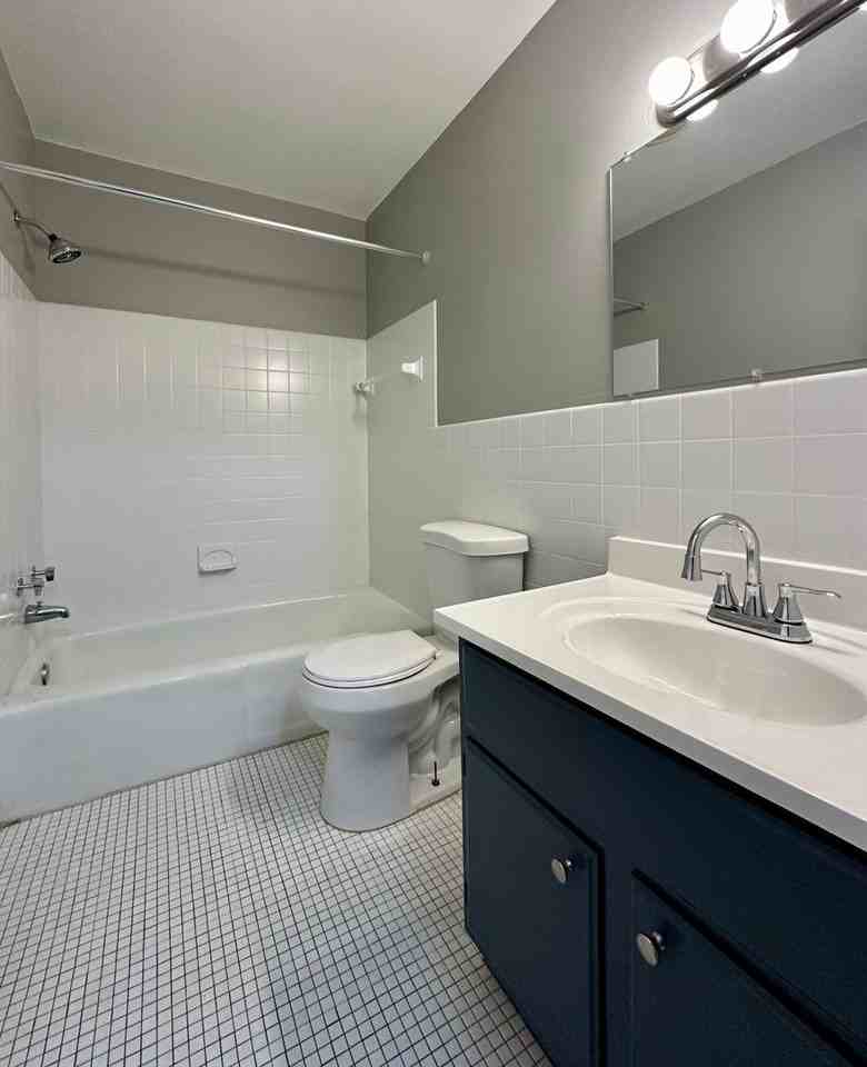 1315 Dowling Ave N - Photo 3 of 6