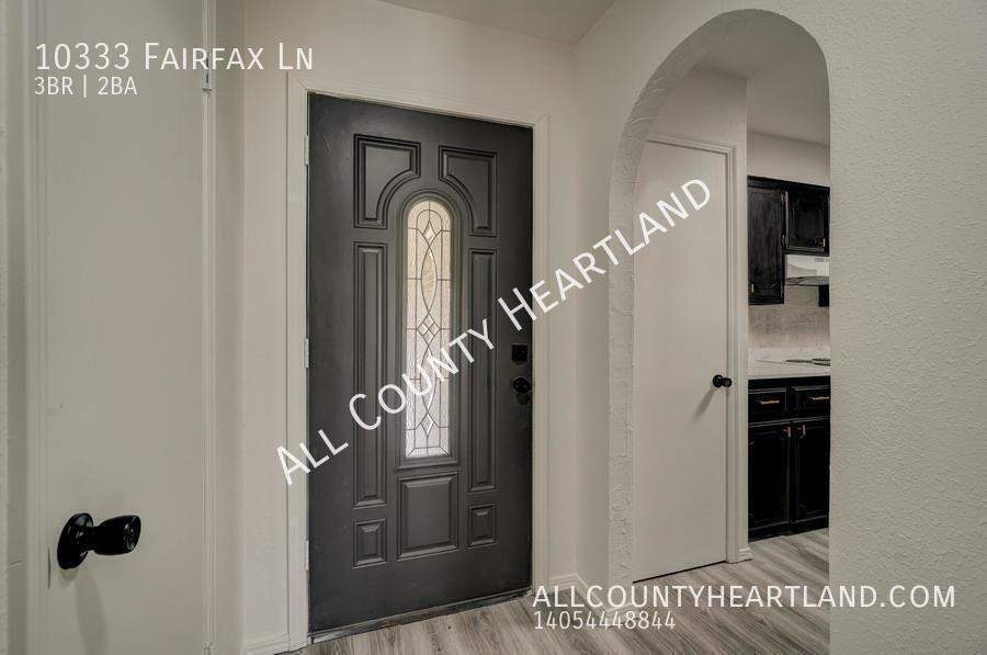 10333 Fairfax Ln - Photo 3 of 23