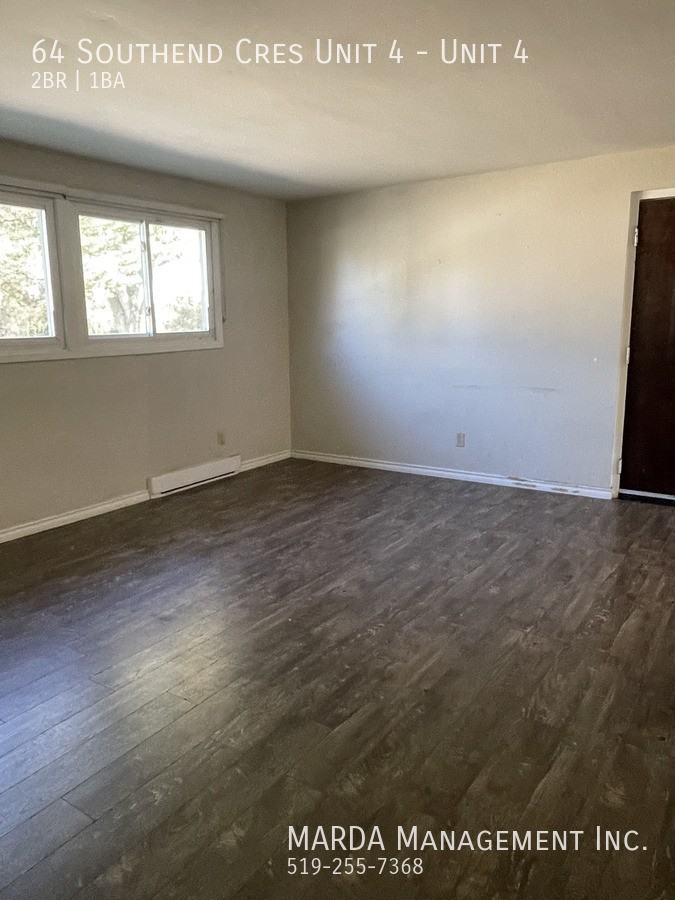 64 Southend Cres Unit 4 #4 - Photo 2 of 18