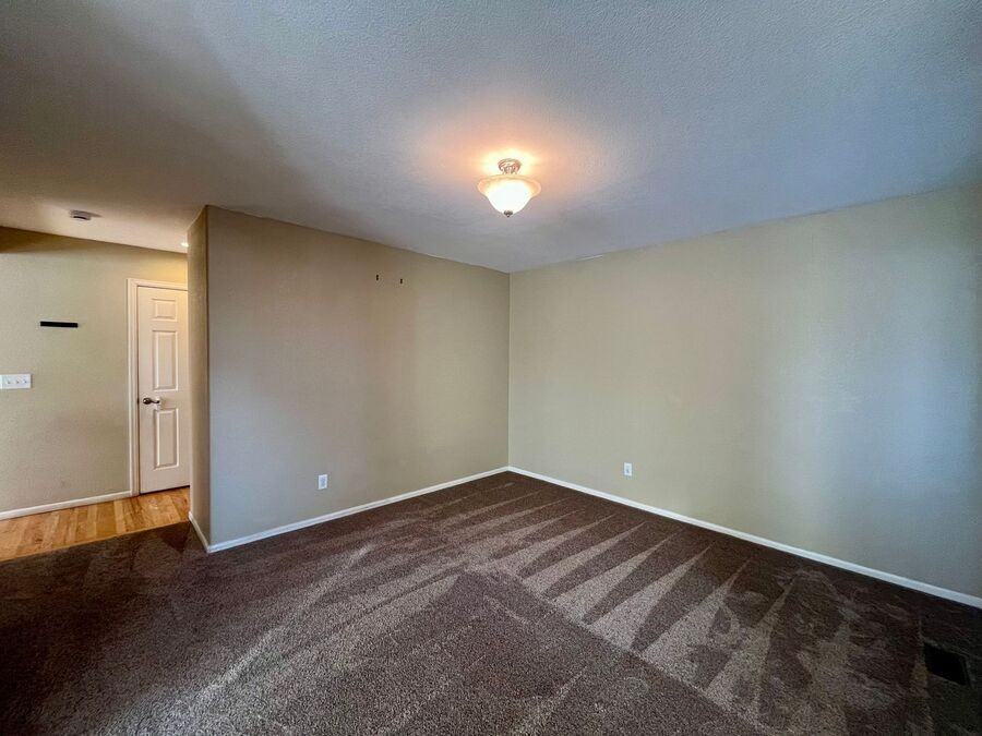 20618 E Hamilton Cir - Photo 3 of 26