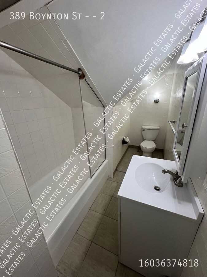 389 Boynton St #2 - Photo 3 of 10