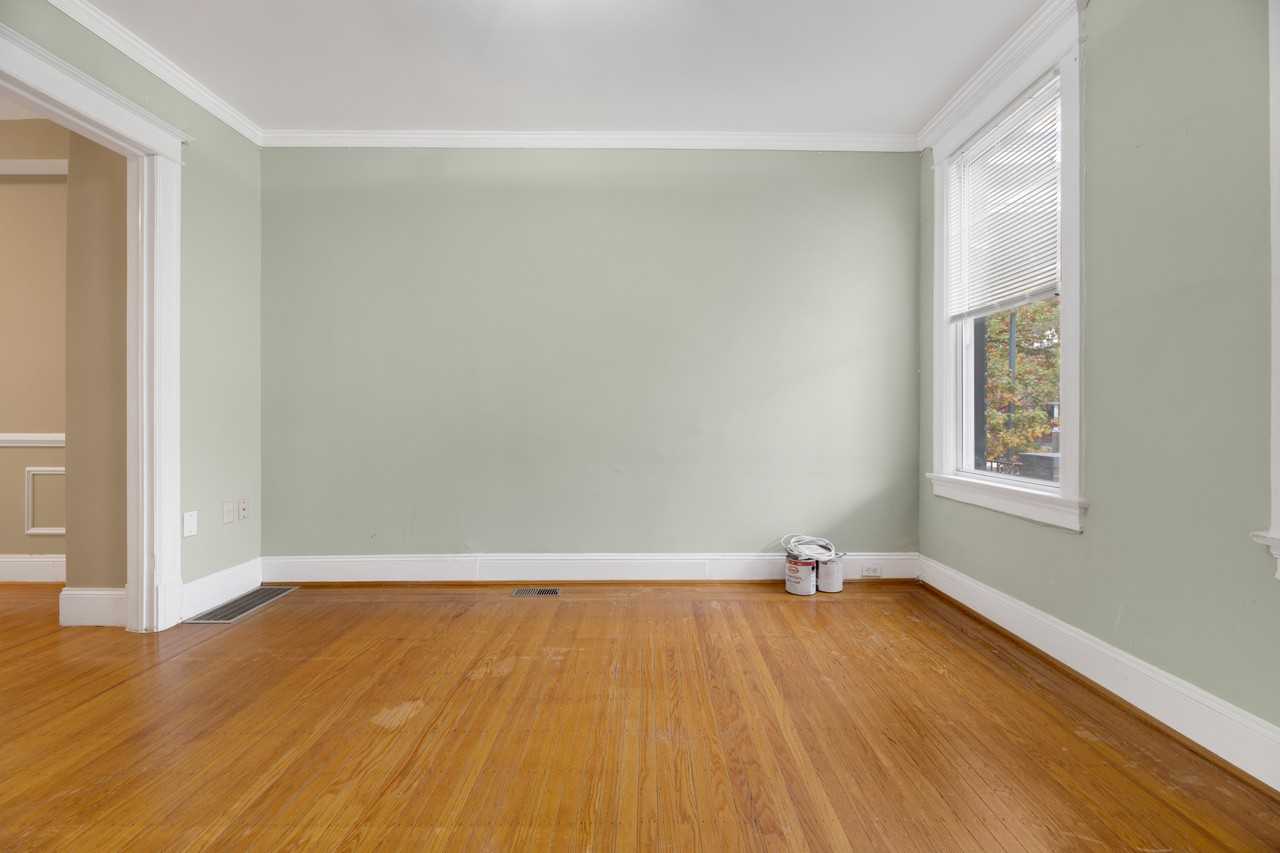 534 Irving St Nw - Photo 4 of 29