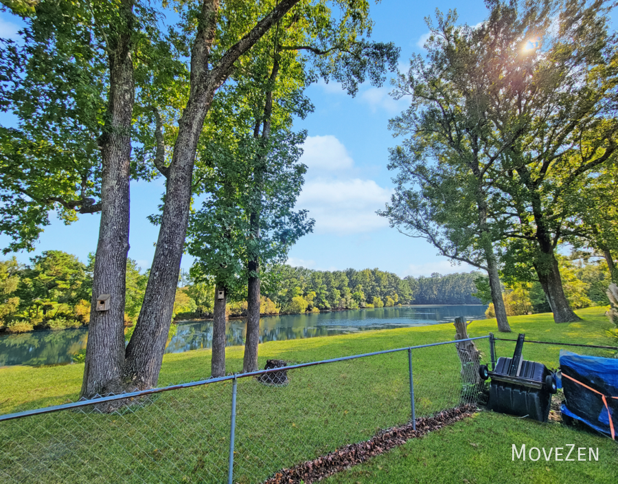 1614 Robert E Lee Dr - Photo 2 of 34