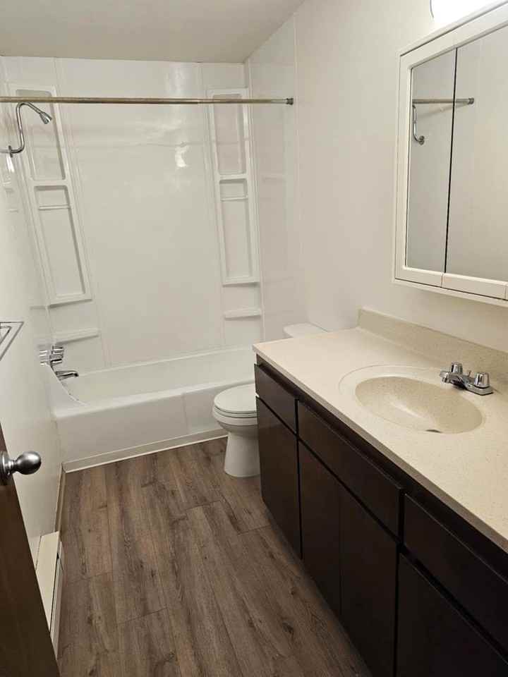 Todd House-Michelle Apartments - Photo 5 of 6